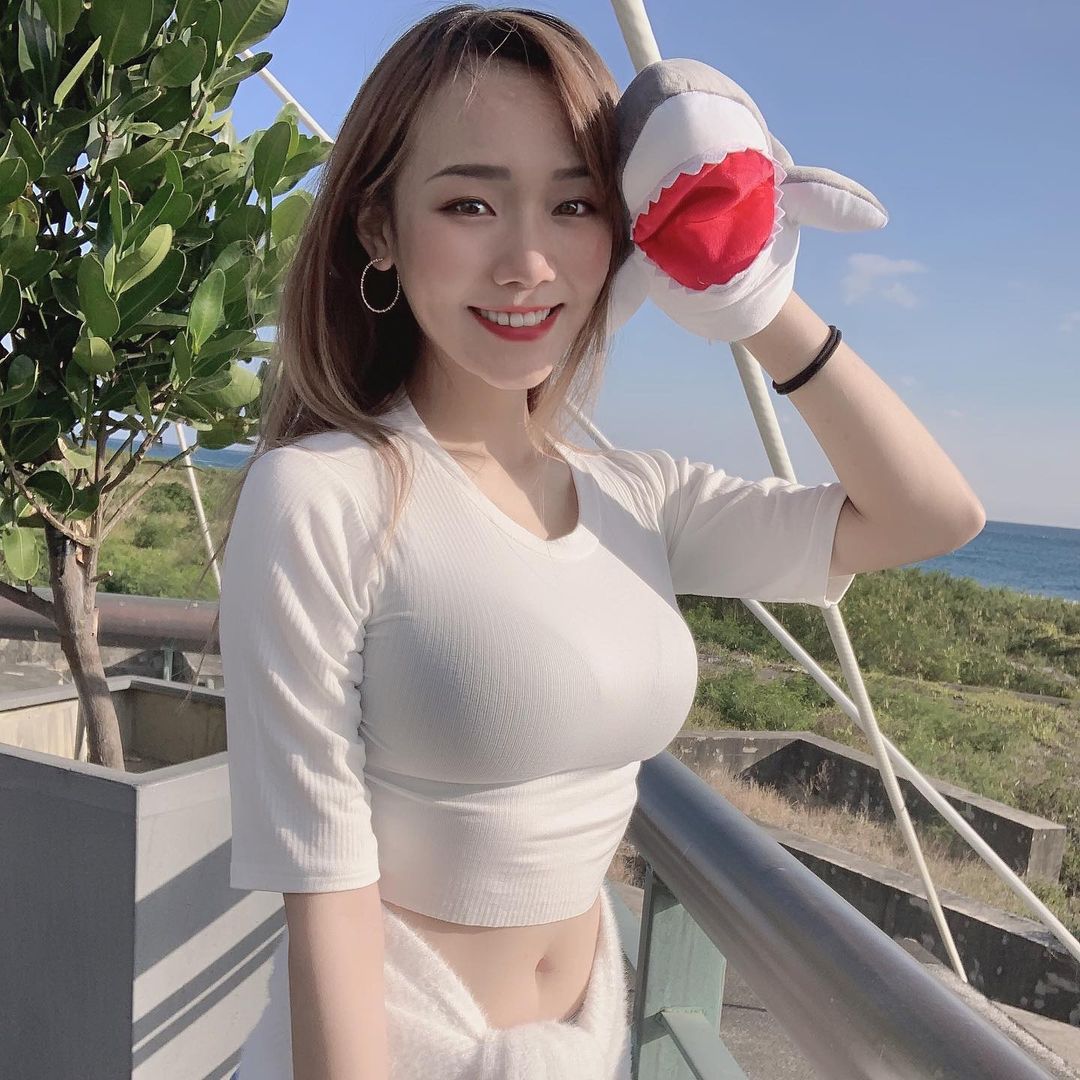 桃園娜美 氣質臉蛋電眼勾人...超巨雙峰快撐爆!-第1章-图片5