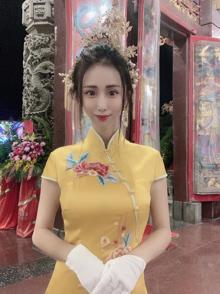 看起來氣質滿滿其實是位形象端莊的禮生，同時也是「性感舞者」、「接待 SG」-第1章-图片6