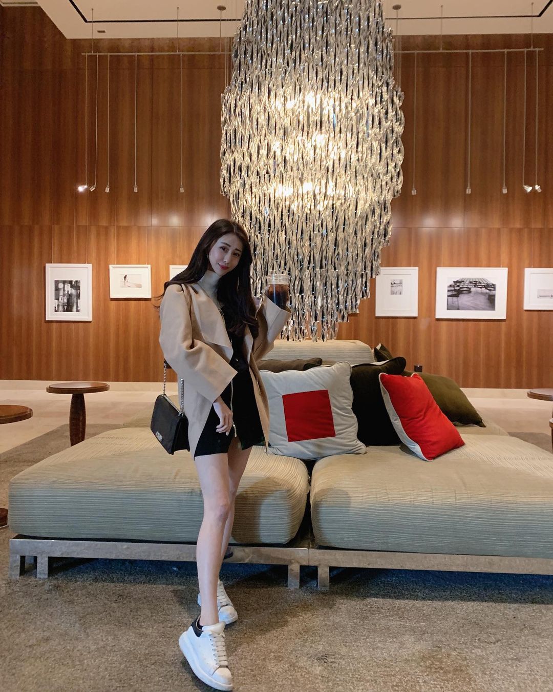 看起來氣質滿滿其實是位形象端莊的禮生，同時也是「性感舞者」、「接待 SG」-第1章-图片10