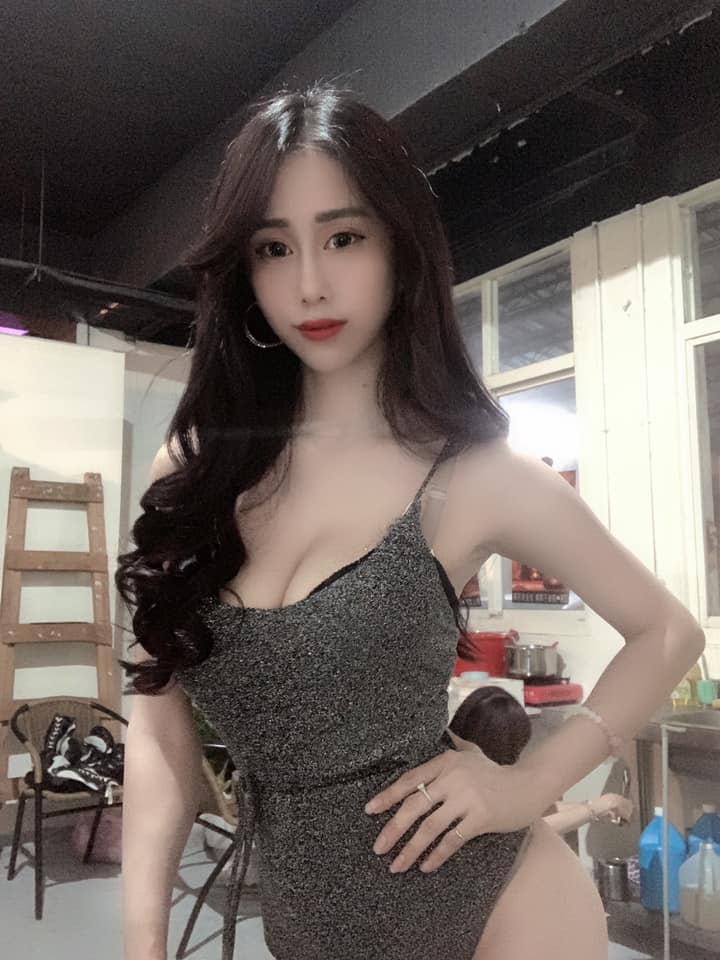 看起來氣質滿滿其實是位形象端莊的禮生，同時也是「性感舞者」、「接待 SG」-第1章-图片25