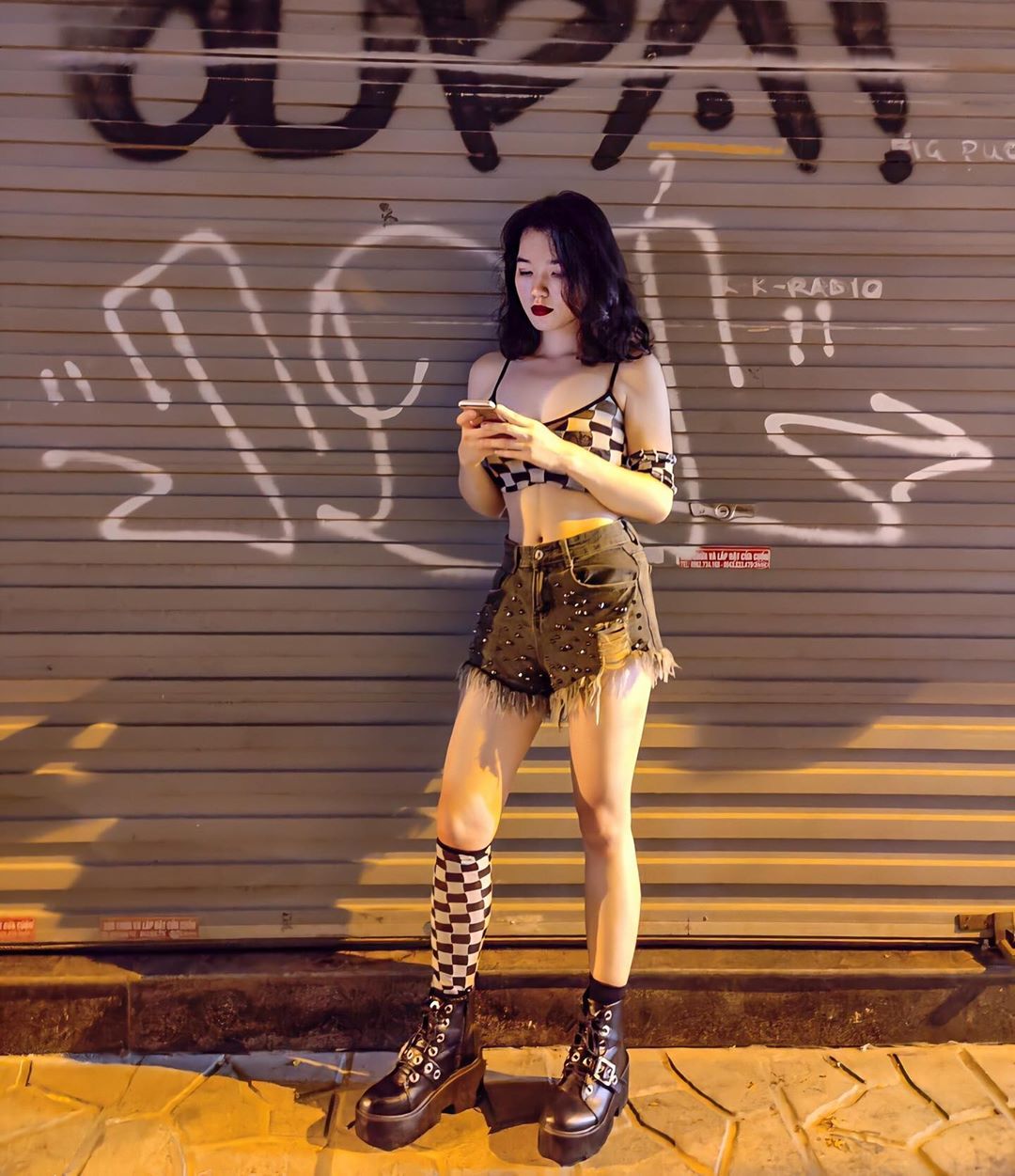 穿的每一件衣服都可以當成戰服 挑衣服的基準看來是「容易脫就好」〜Huyền Nguyen