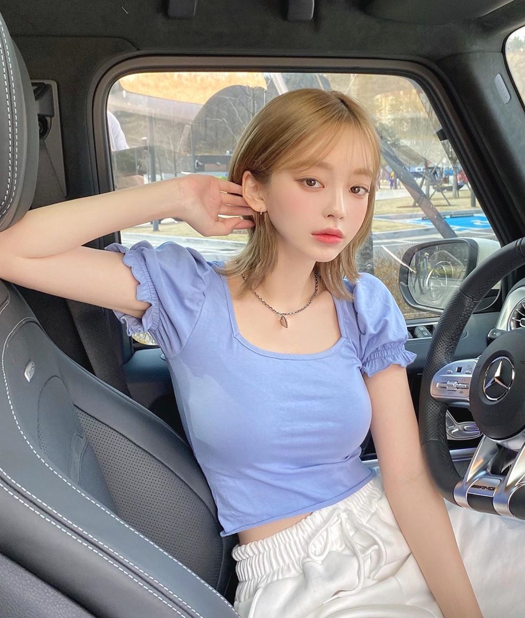 不過分誇張恰到好處的渾圓美乳和纖細美腿 讓她穿什麼衣服都好看〜강태리