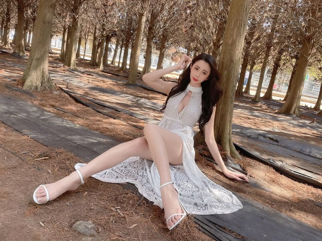 黃艾比性感好身材-第1章-图片6