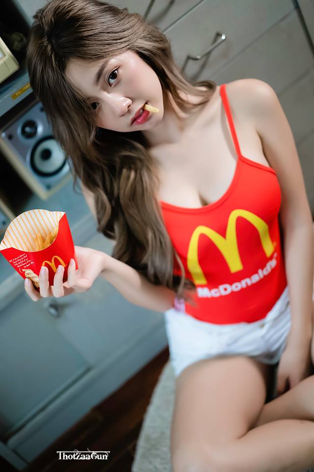 泰國麥當勞美女!突然想吃麥當勞了!-第1章-图片8