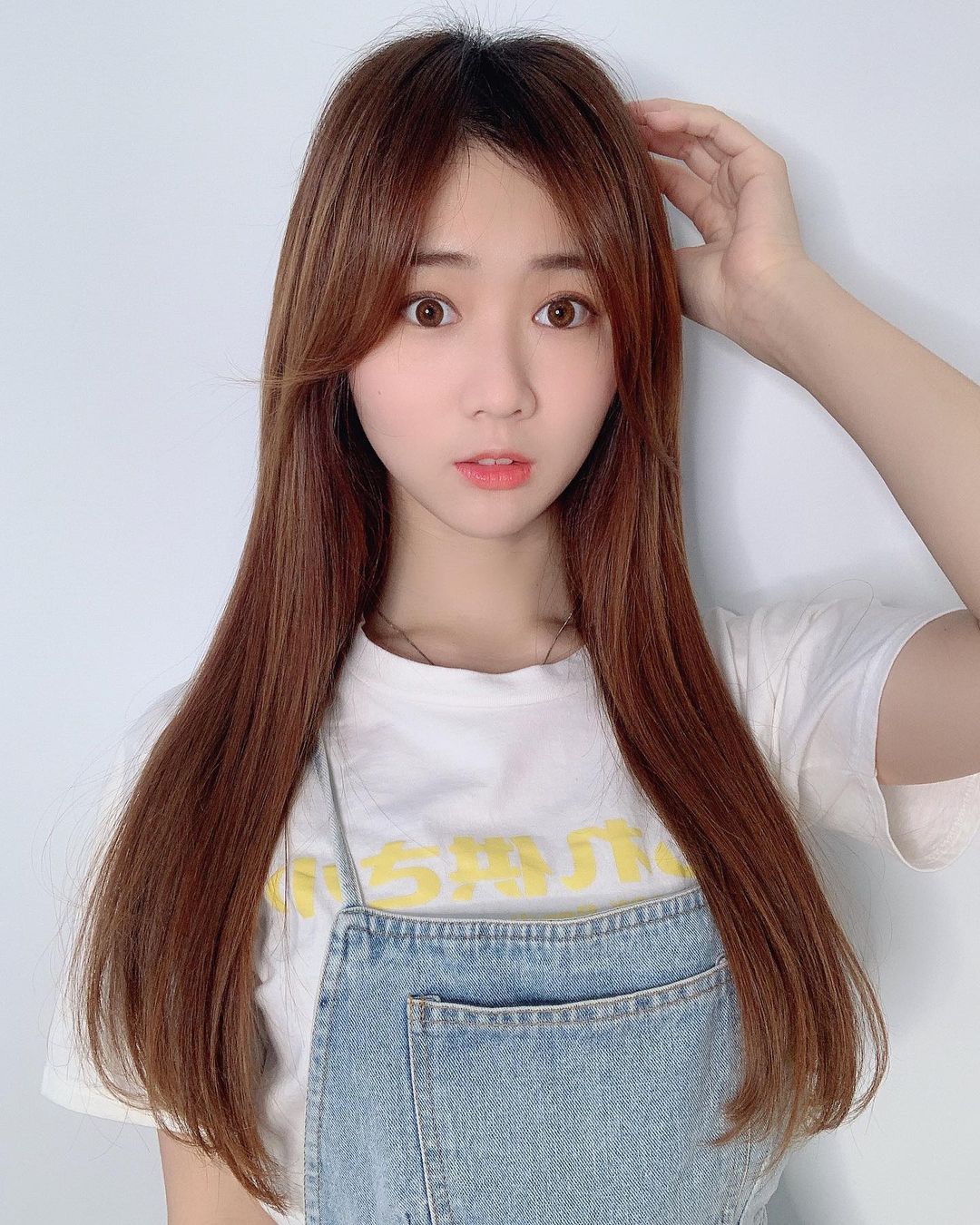 秀秀子Emily 長相甜美!制服裡身材超兇-第1章-图片8