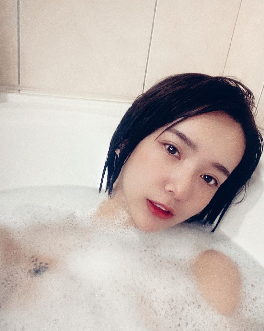 雅涵 短髮妹這火辣身材配上甜美臉蛋 看了都戀愛啦....-第1章-图片24