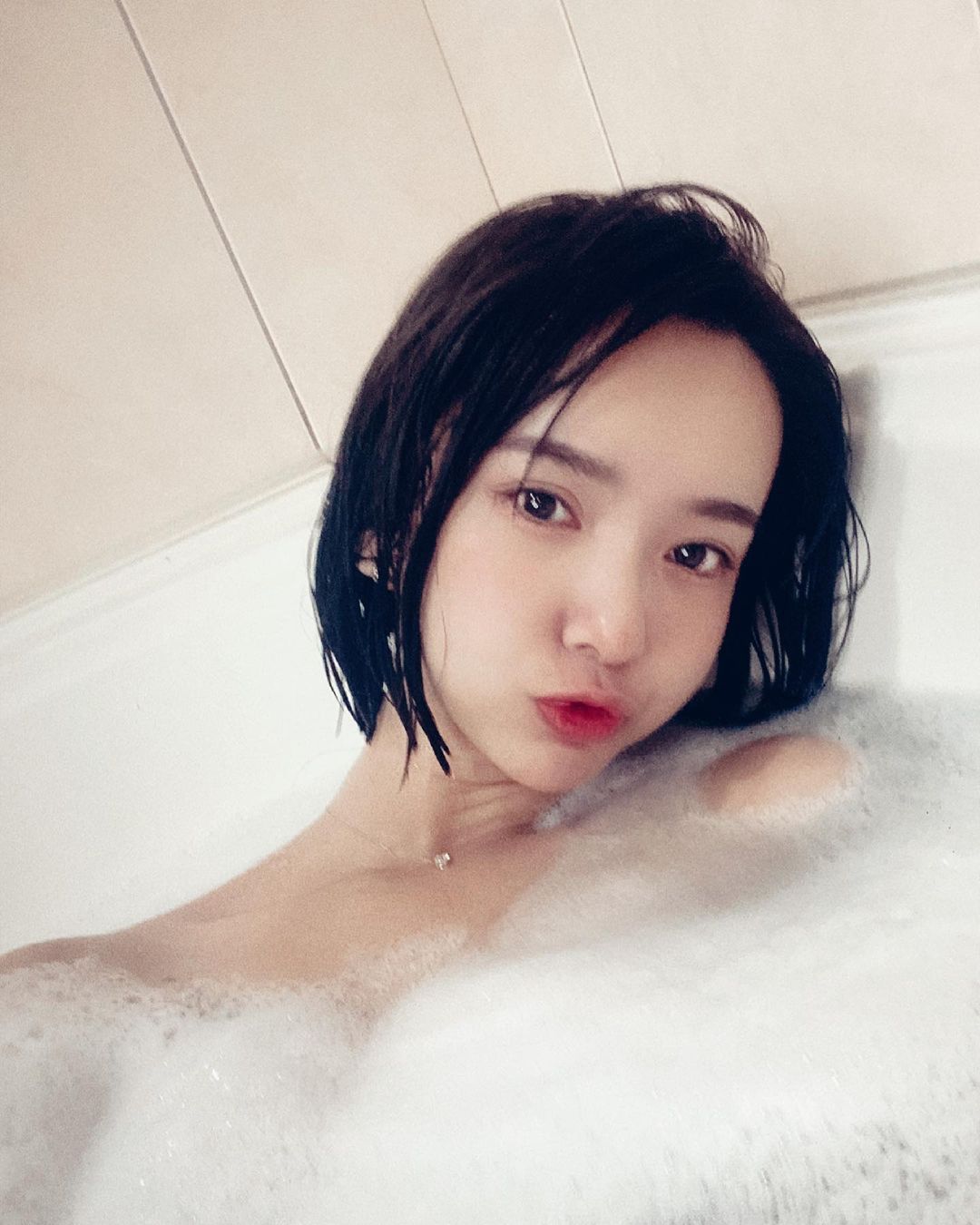 雅涵 短髮妹這火辣身材配上甜美臉蛋 看了都戀愛啦....-第1章-图片27