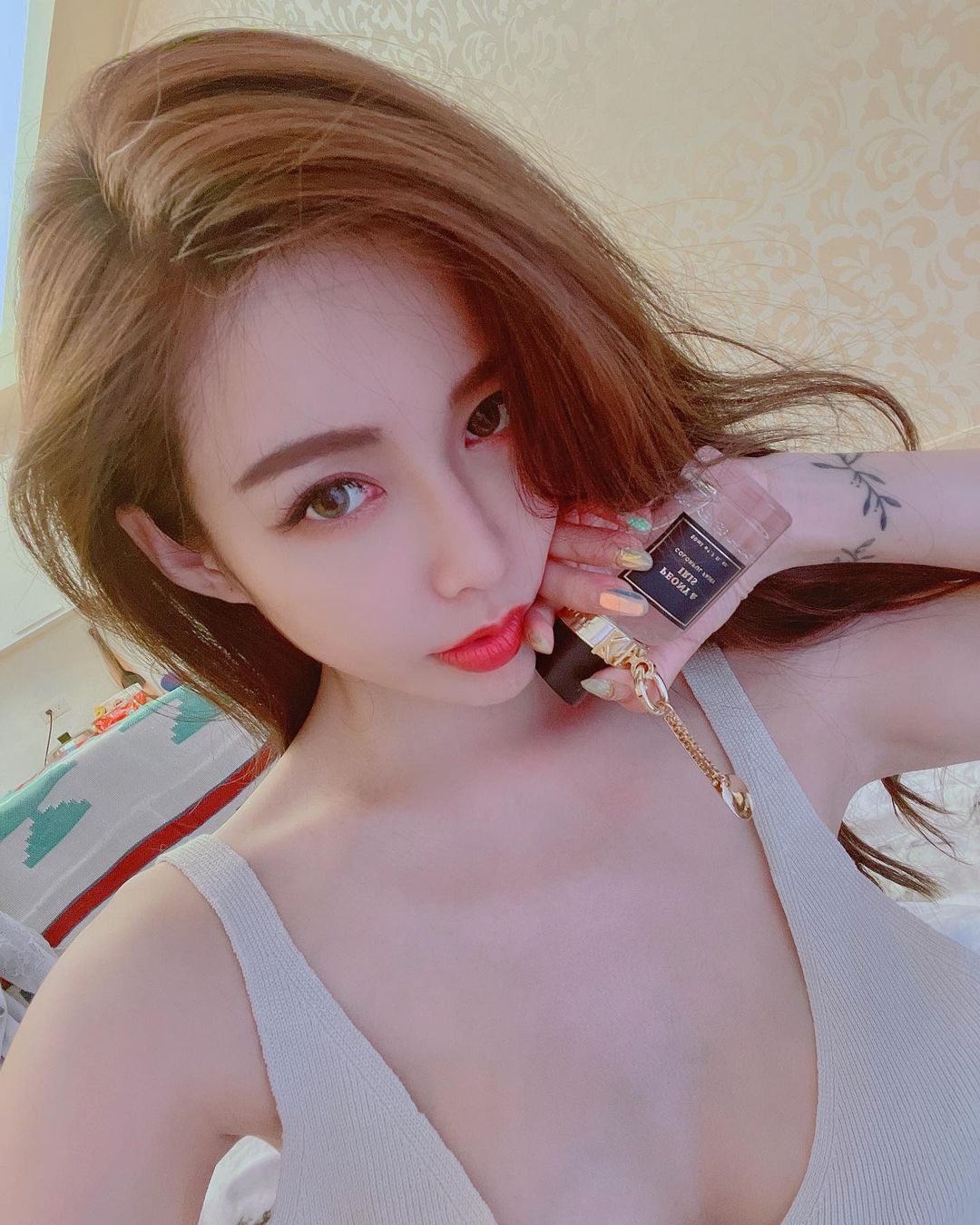 雨䕕 性感集於一身爆乳長腿的先天優勢讓人移不開目光-第1章-图片15