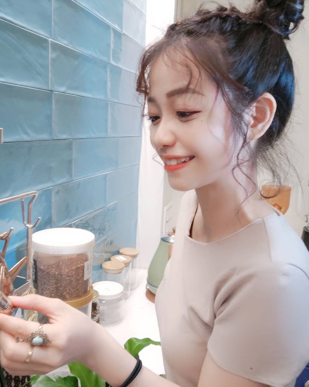清純直播主正妹佑ㄦ 這笑容甜得剛剛好呀！-第1章-图片23
