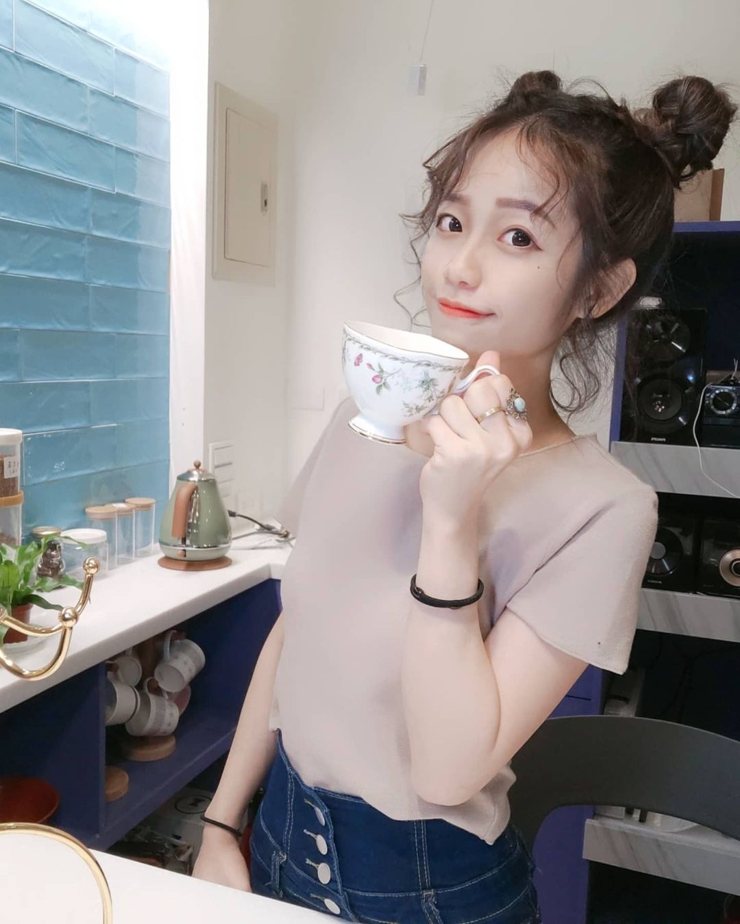 清純直播主正妹佑ㄦ 這笑容甜得剛剛好呀！-第1章-图片1