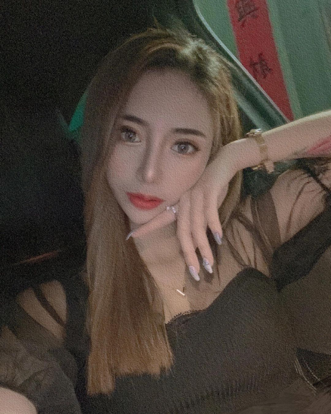 楺哥事業線非常深 讓人無法自拔-第1章-图片2