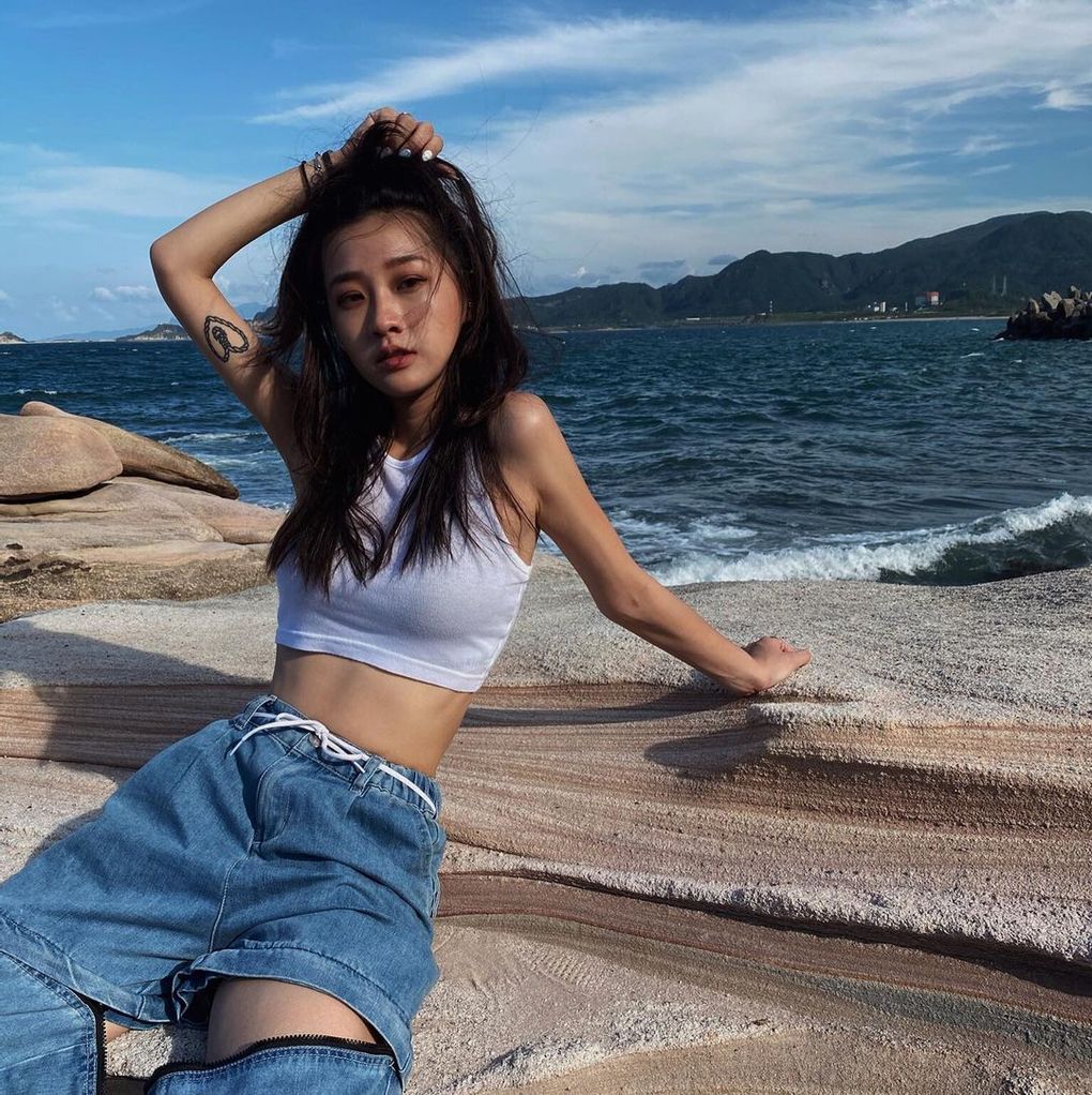 建築系出美女?!「妮莫」勻稱身材高挑又纖細:走在校園被追捧-第1章-图片1