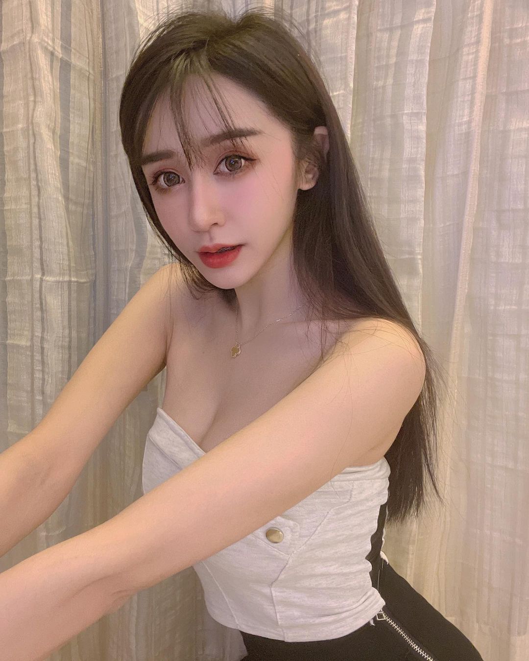 Ann is sexy and very attractive.-第1章-图片16