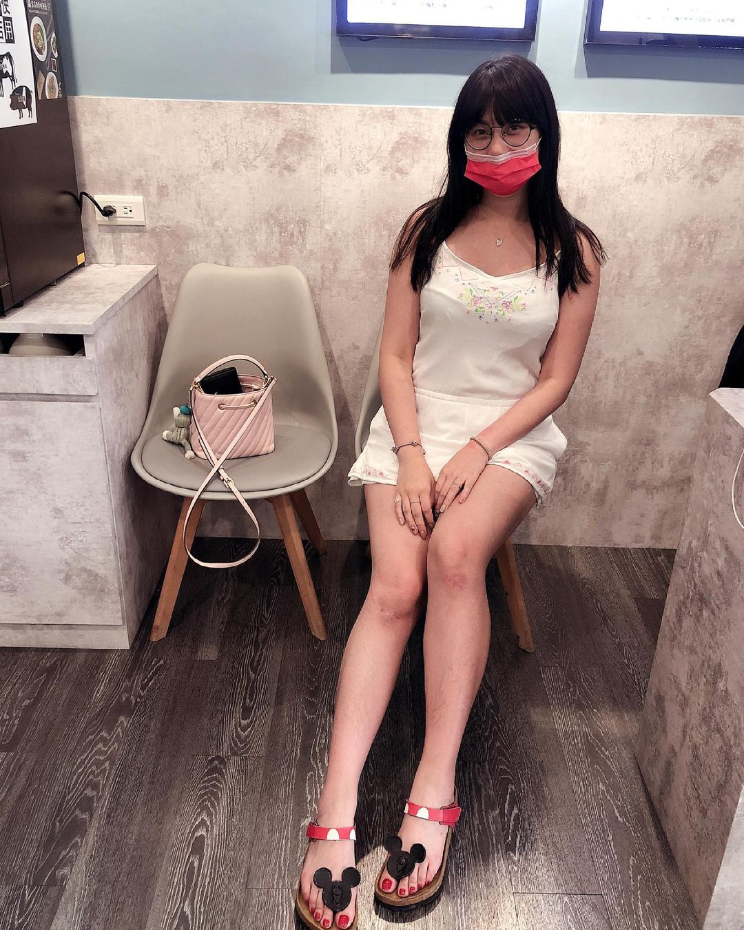 人家說戴眼鏡的女生 會散發出迷人的香氣-第1章-图片2