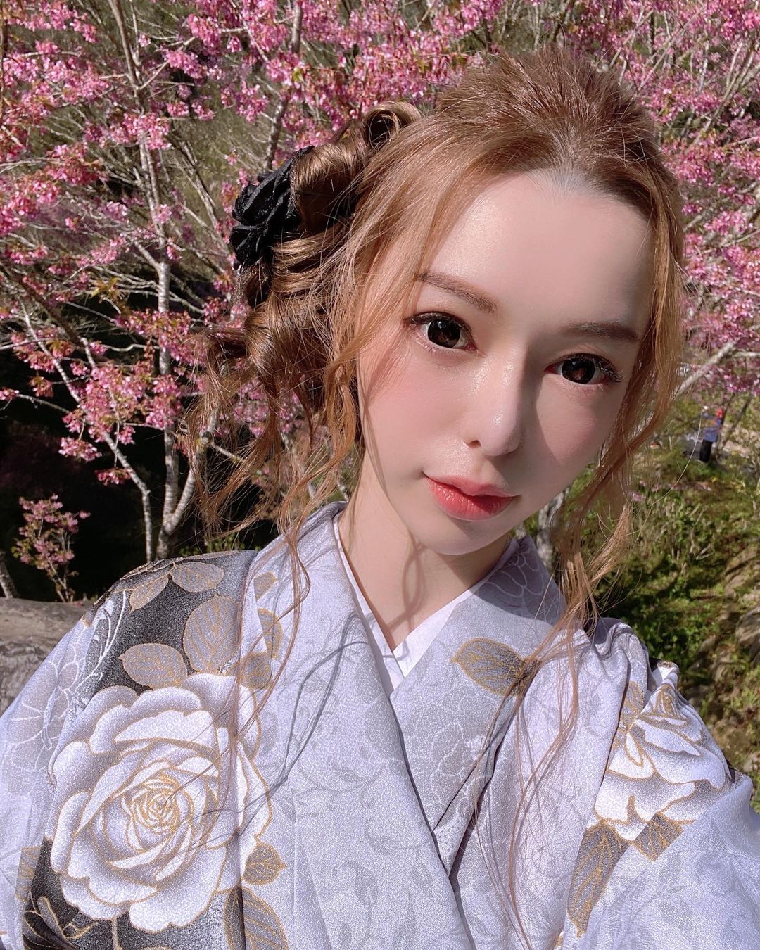 胡椒餅正妹林沂 豐滿胸器加上白皙美腿 實在受不了-第1章-图片2