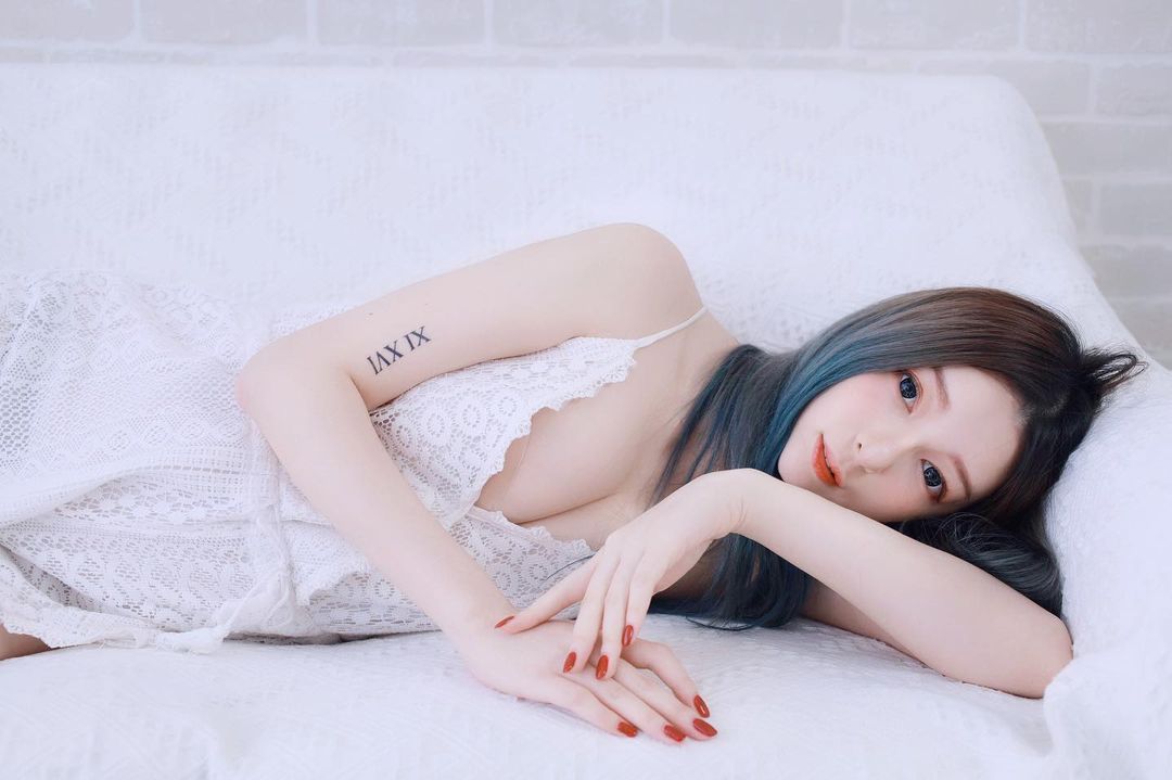 胡椒餅正妹林沂 豐滿胸器加上白皙美腿 實在受不了-第1章-图片26