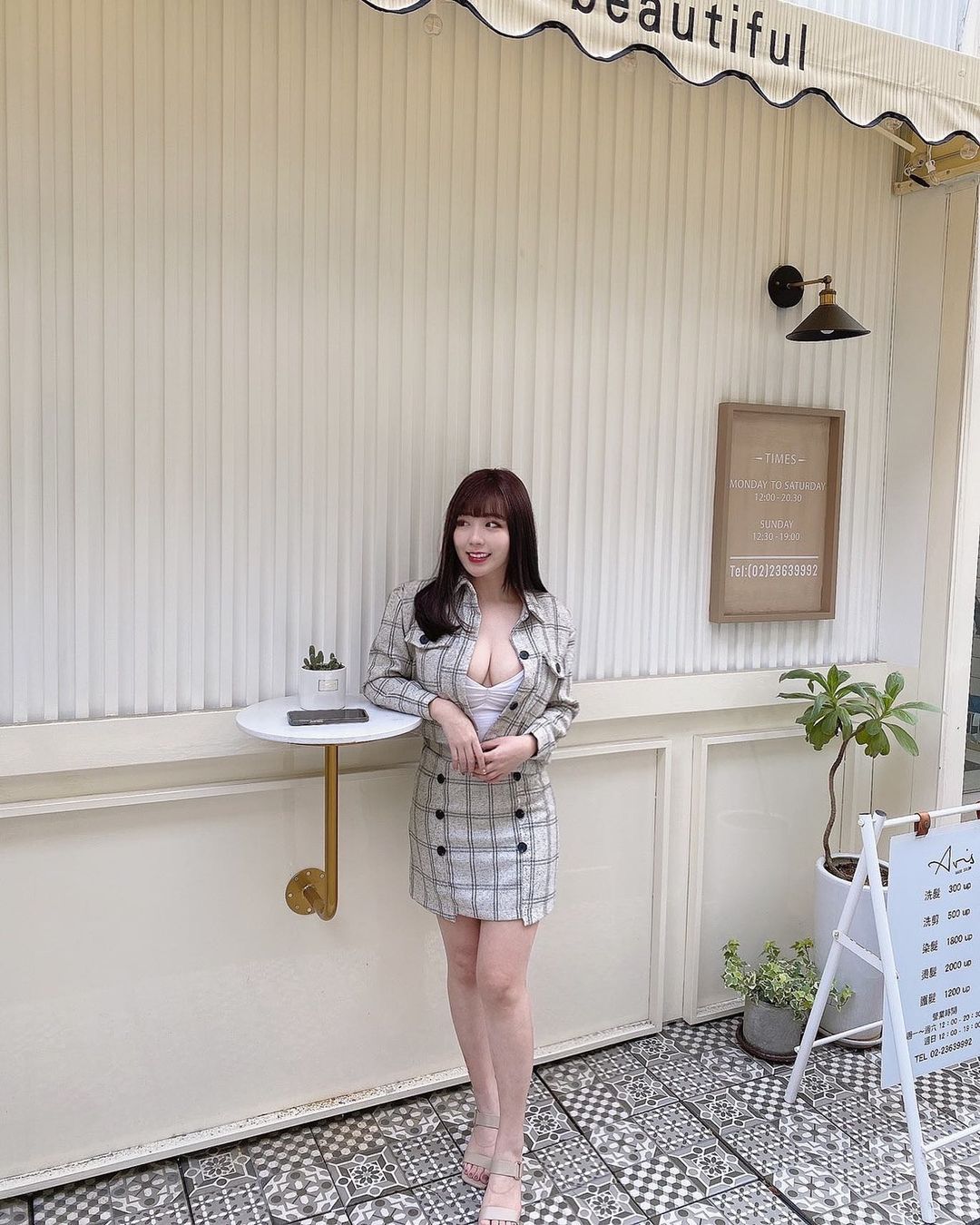 婕涵有著魔鬼的火辣身材 藏不住的白皙豪乳 視覺畫面真兇-第1章-图片10