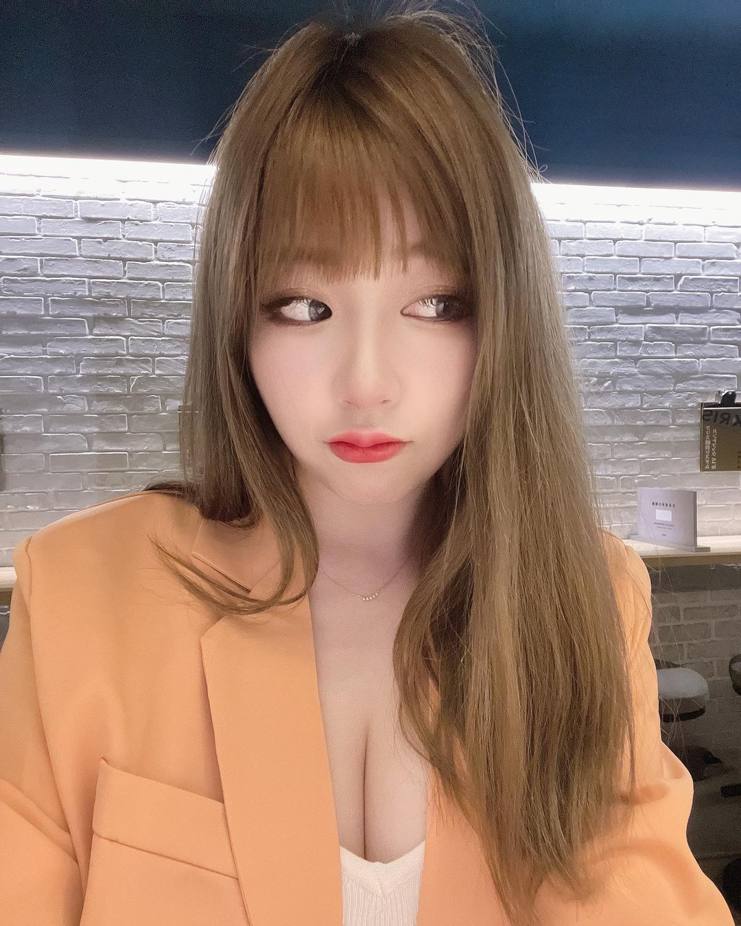 婕涵有著魔鬼的火辣身材 藏不住的白皙豪乳 視覺畫面真兇-第1章-图片8
