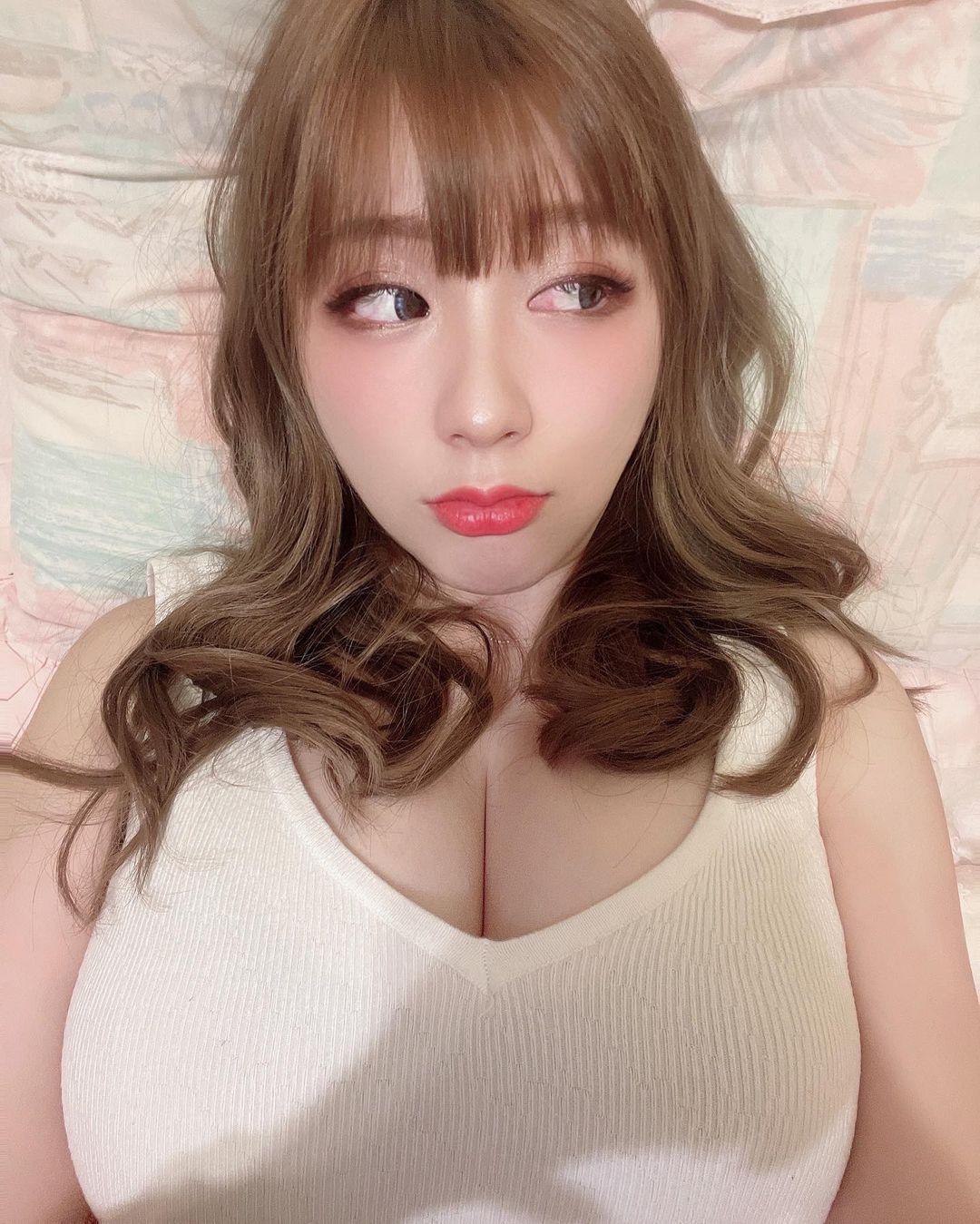 婕涵有著魔鬼的火辣身材 藏不住的白皙豪乳 視覺畫面真兇-第1章-图片12