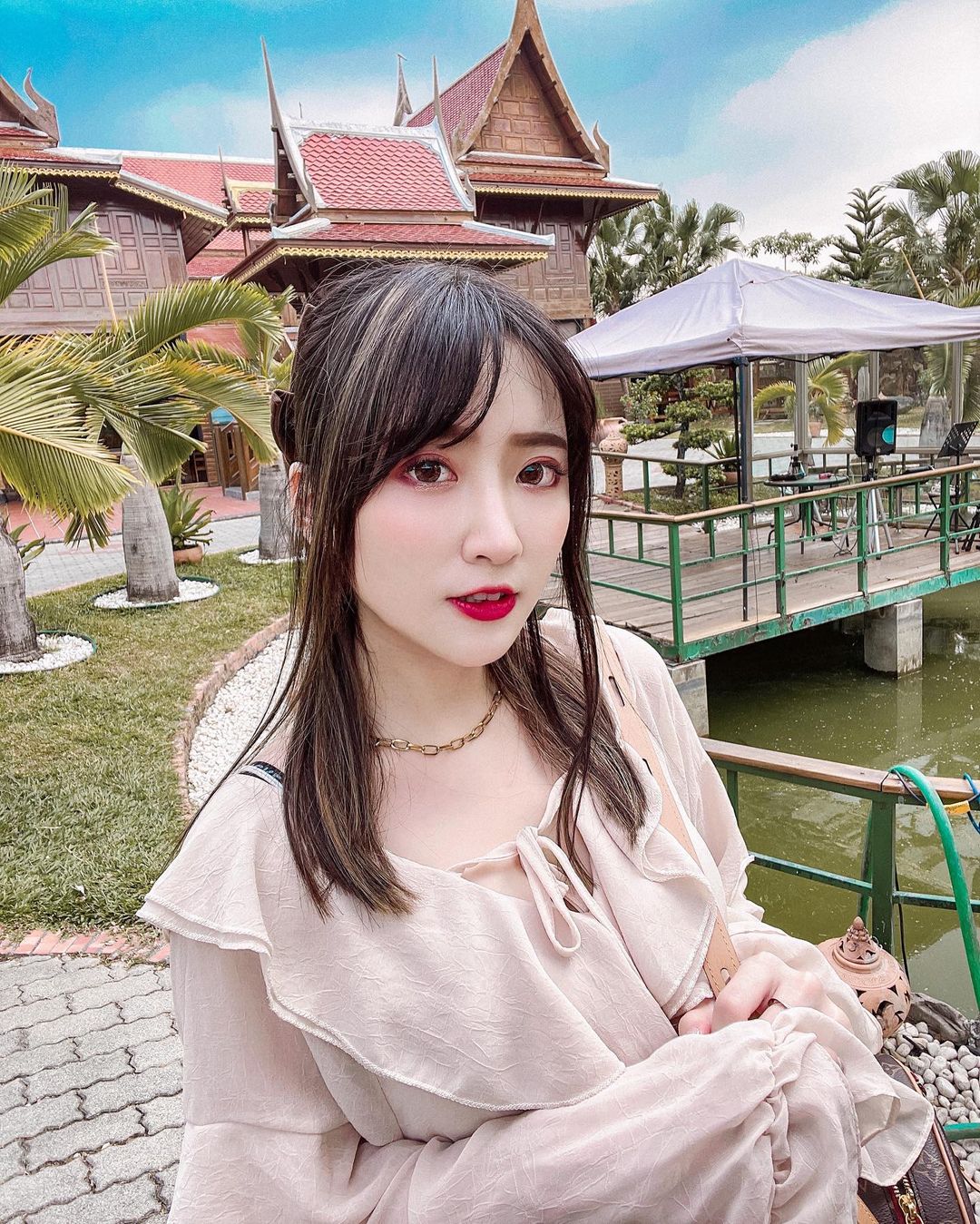 超高顏值+修長美腿 讓人無法自拔 彤兒-第1章-图片5
