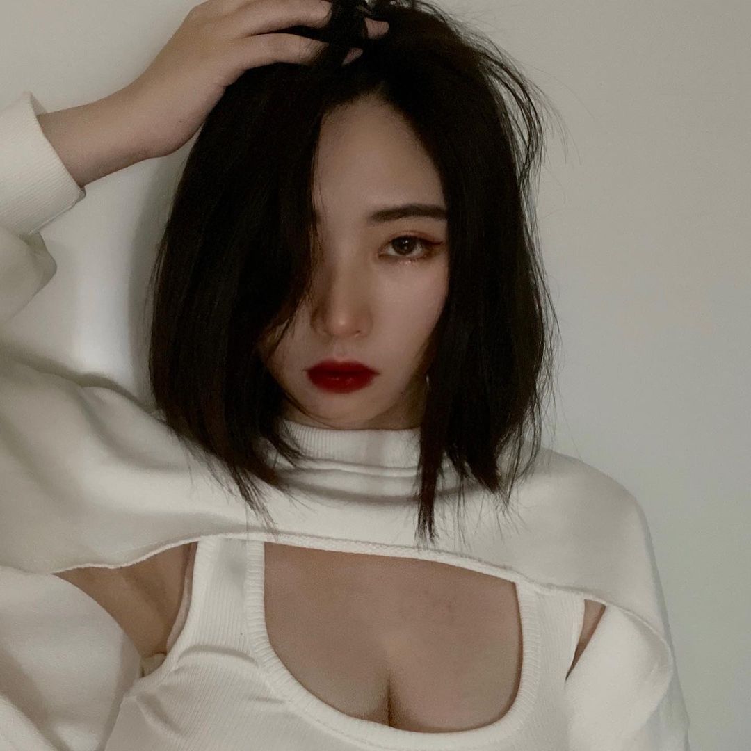 江宛庭火辣的豐滿線條藏不住了-第1章-图片16