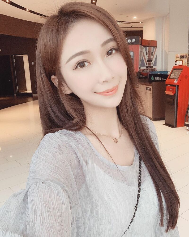 清新公主「李小倢」用鎖骨立蛋要多深才能這麼做!長髮飄逸果然是美女專屬-第1章-图片21