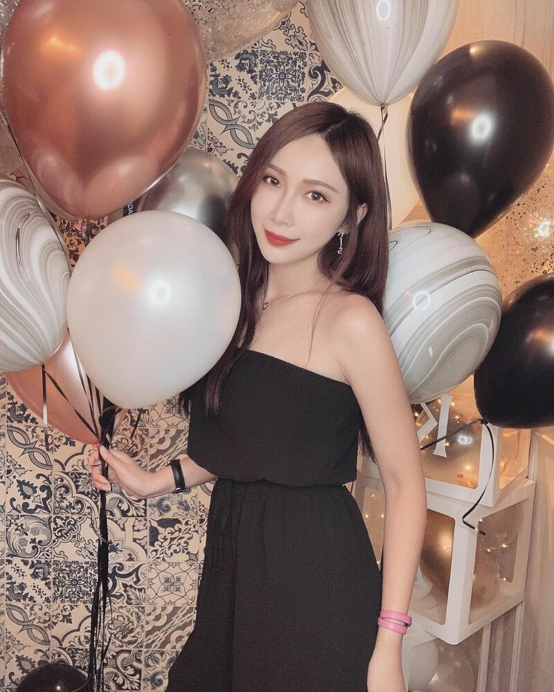 清新公主「李小倢」用鎖骨立蛋要多深才能這麼做!長髮飄逸果然是美女專屬-第1章-图片22