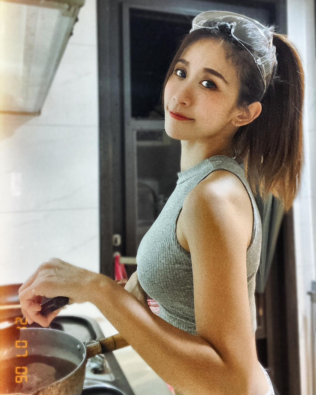 喜歡居家做美食的啦啦隊正妹 琪琪-第1章-图片9