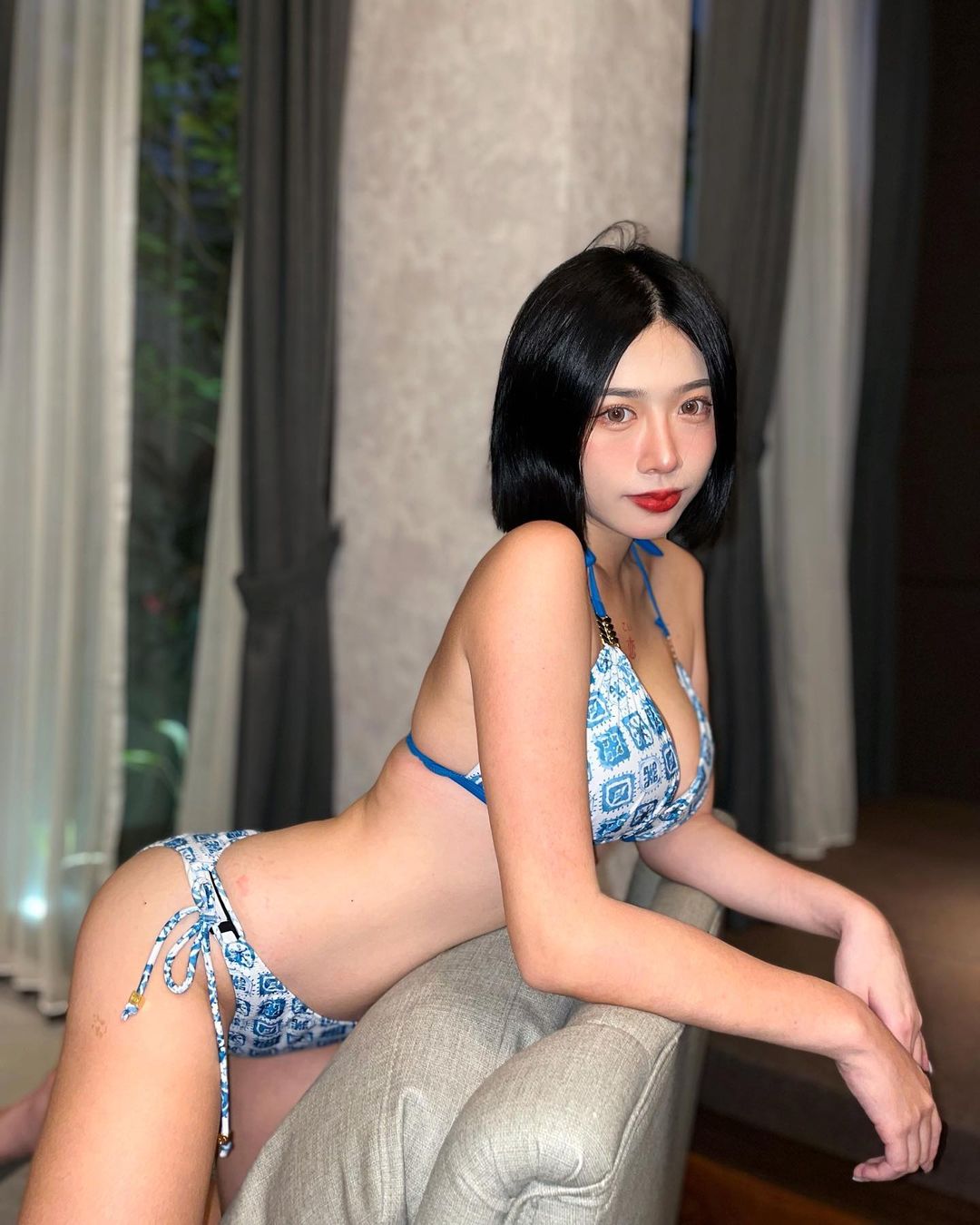 Helen巨乳豐臀前後雙殺…彈指間粉碎你的理智線-第1章-图片22