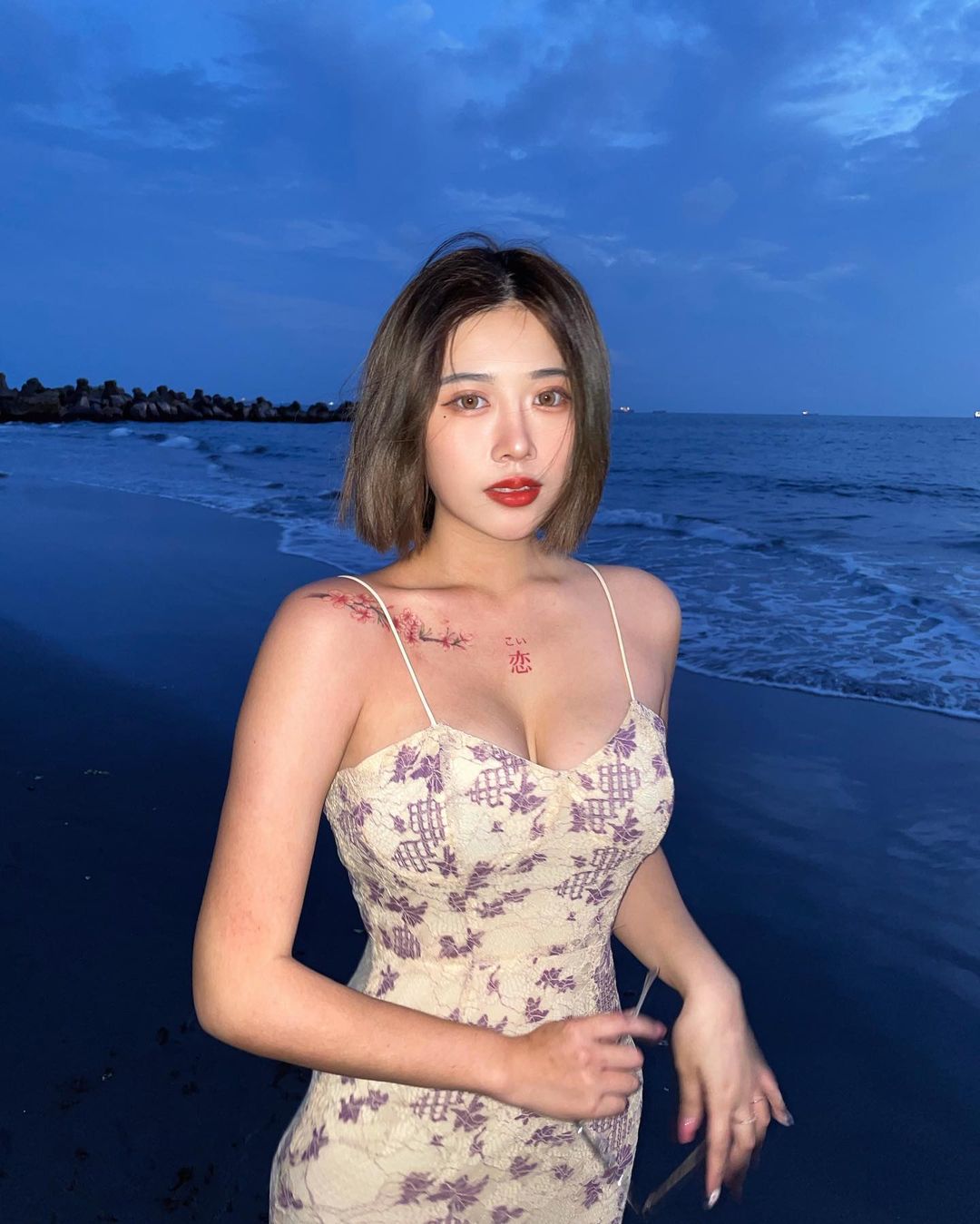 Helen巨乳豐臀前後雙殺…彈指間粉碎你的理智線-第1章-图片24