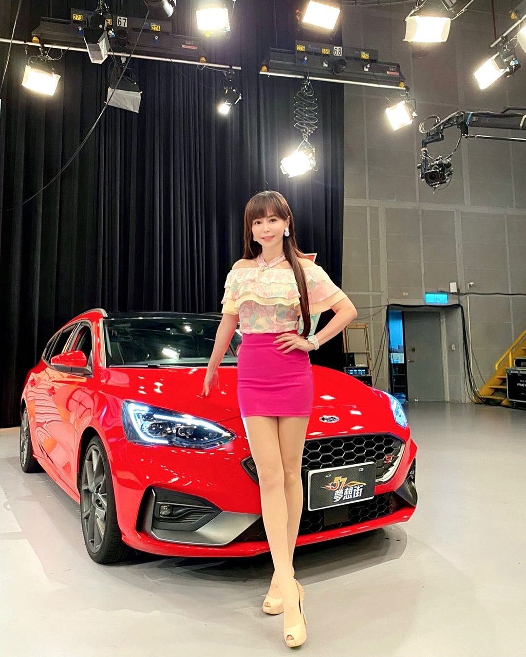 輕熟女李冠儀 長腿真是逆天 黑絲襪讓人直呼受不了啦!-第1章-图片13