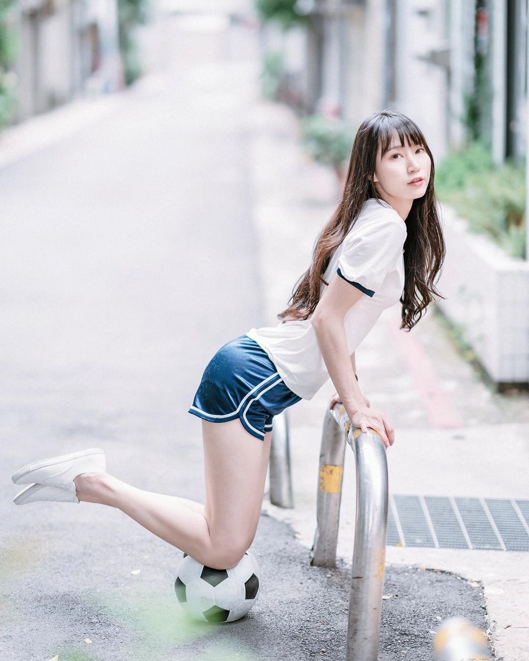 身材高挑擁有纖細的美腿 Model柔柔-第1章-图片7
