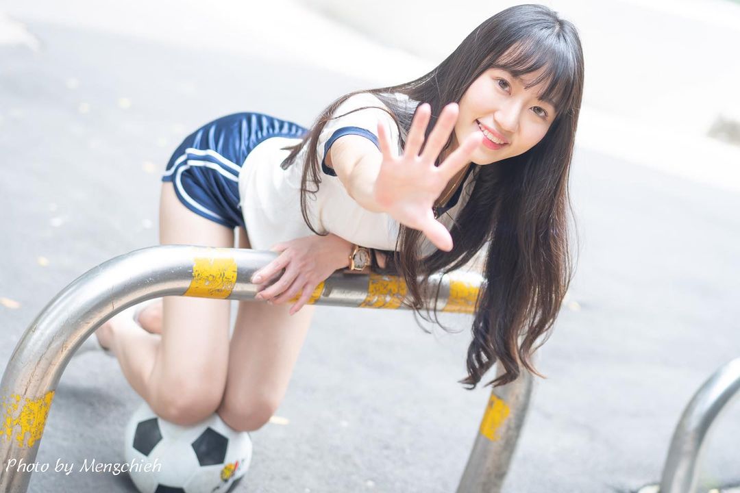 身材高挑擁有纖細的美腿 Model柔柔-第1章-图片21