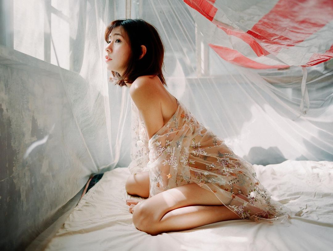 清純妹子手毛小姐姐 黑絲真是香啊~-第1章-图片17