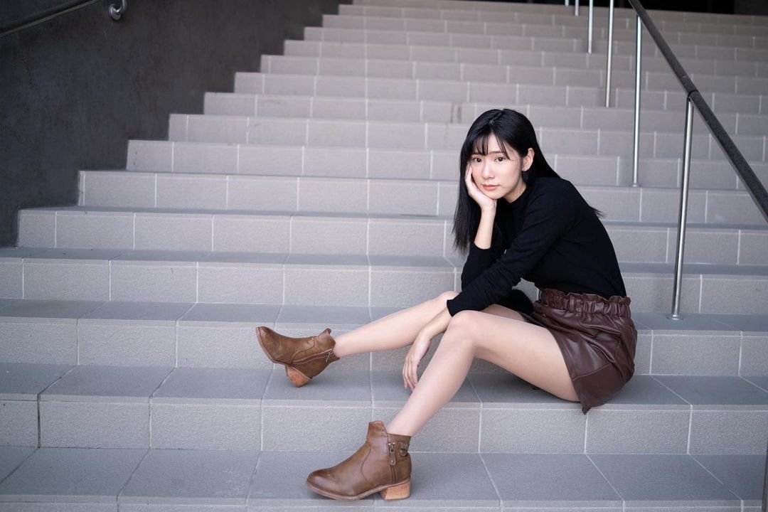 清純妹子手毛小姐姐 黑絲真是香啊~-第1章-图片22