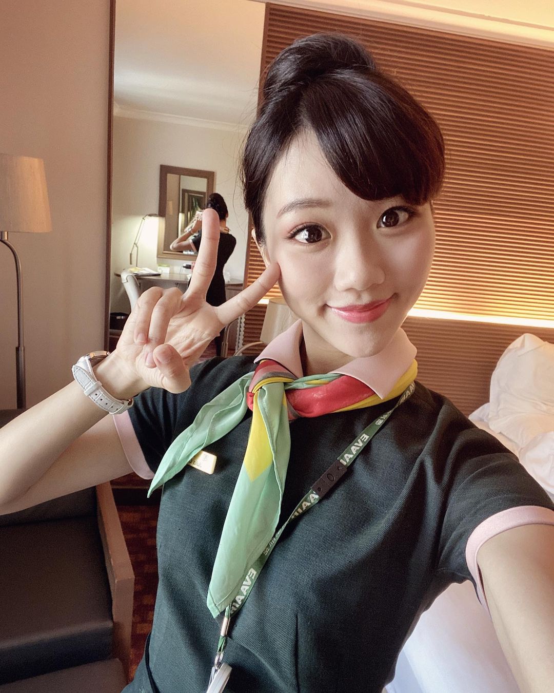 空姐 Chou 清秀可人穿上制服整個感覺不一樣-第1章-图片6
