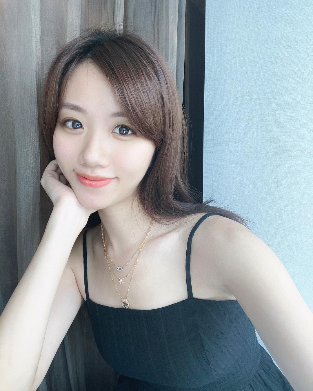 空姐 Chou 清秀可人穿上制服整個感覺不一樣-第1章-图片9