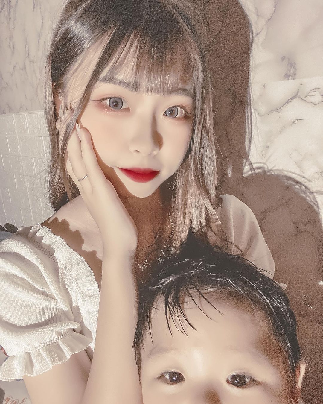 妖豔濃妝型妹子淩 陽光燦笑瞬間讓人秒融化-第1章-图片3