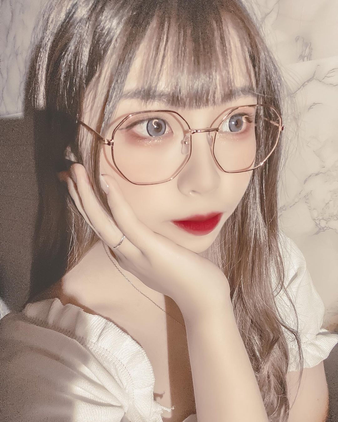 妖豔濃妝型妹子淩 陽光燦笑瞬間讓人秒融化-第1章-图片5