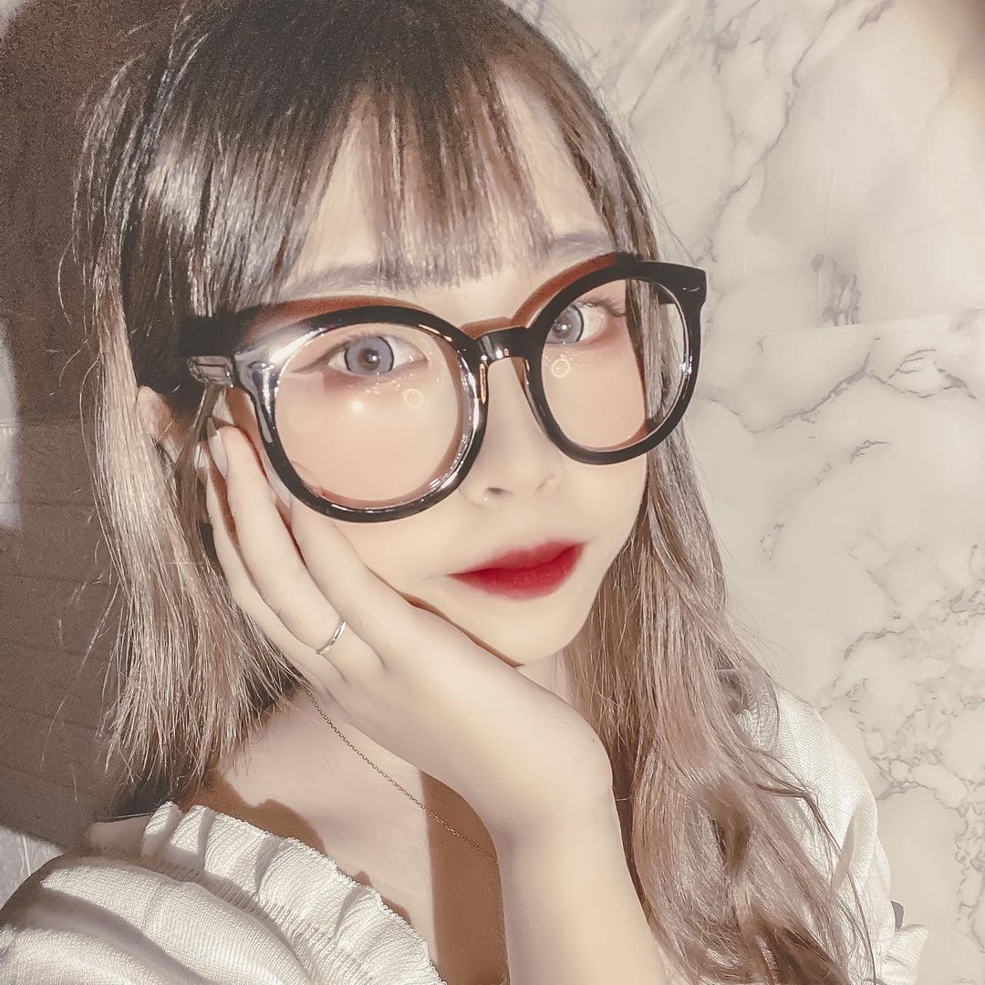 妖豔濃妝型妹子淩 陽光燦笑瞬間讓人秒融化-第1章-图片10