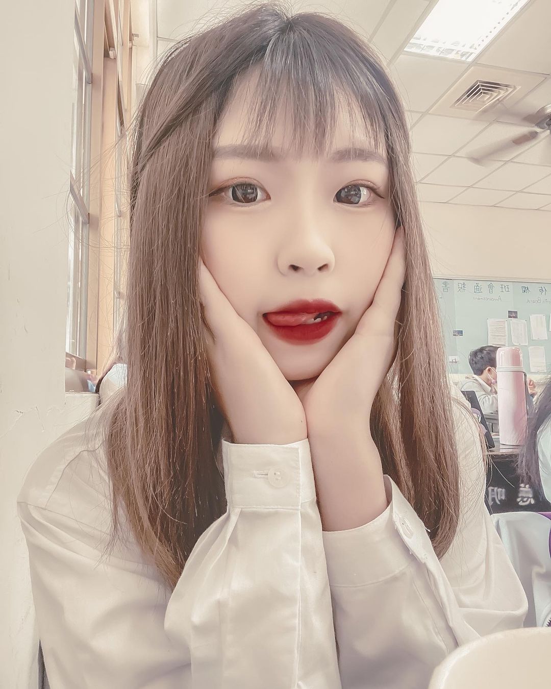 妖豔濃妝型妹子淩 陽光燦笑瞬間讓人秒融化-第1章-图片12