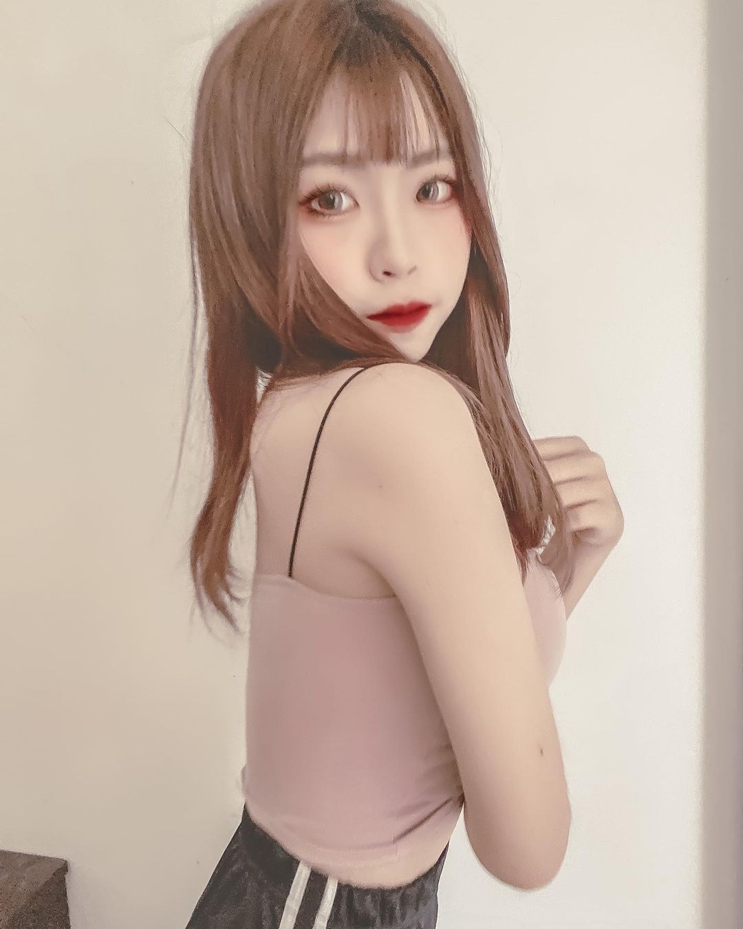 妖豔濃妝型妹子淩 陽光燦笑瞬間讓人秒融化-第1章-图片17
