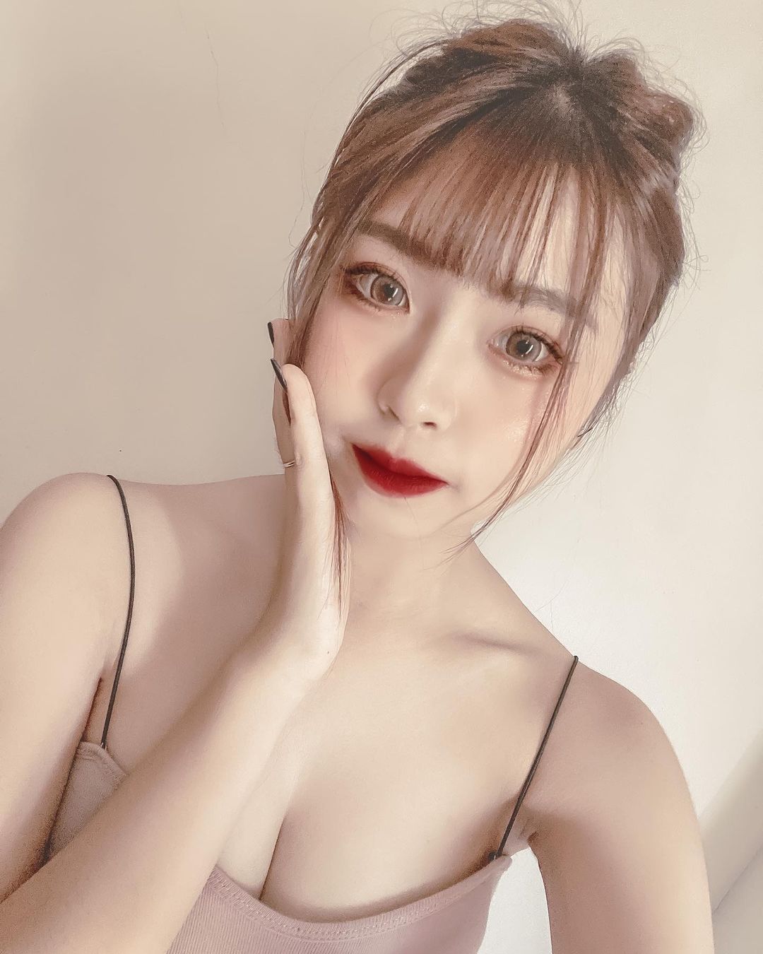 妖豔濃妝型妹子淩 陽光燦笑瞬間讓人秒融化-第1章-图片15