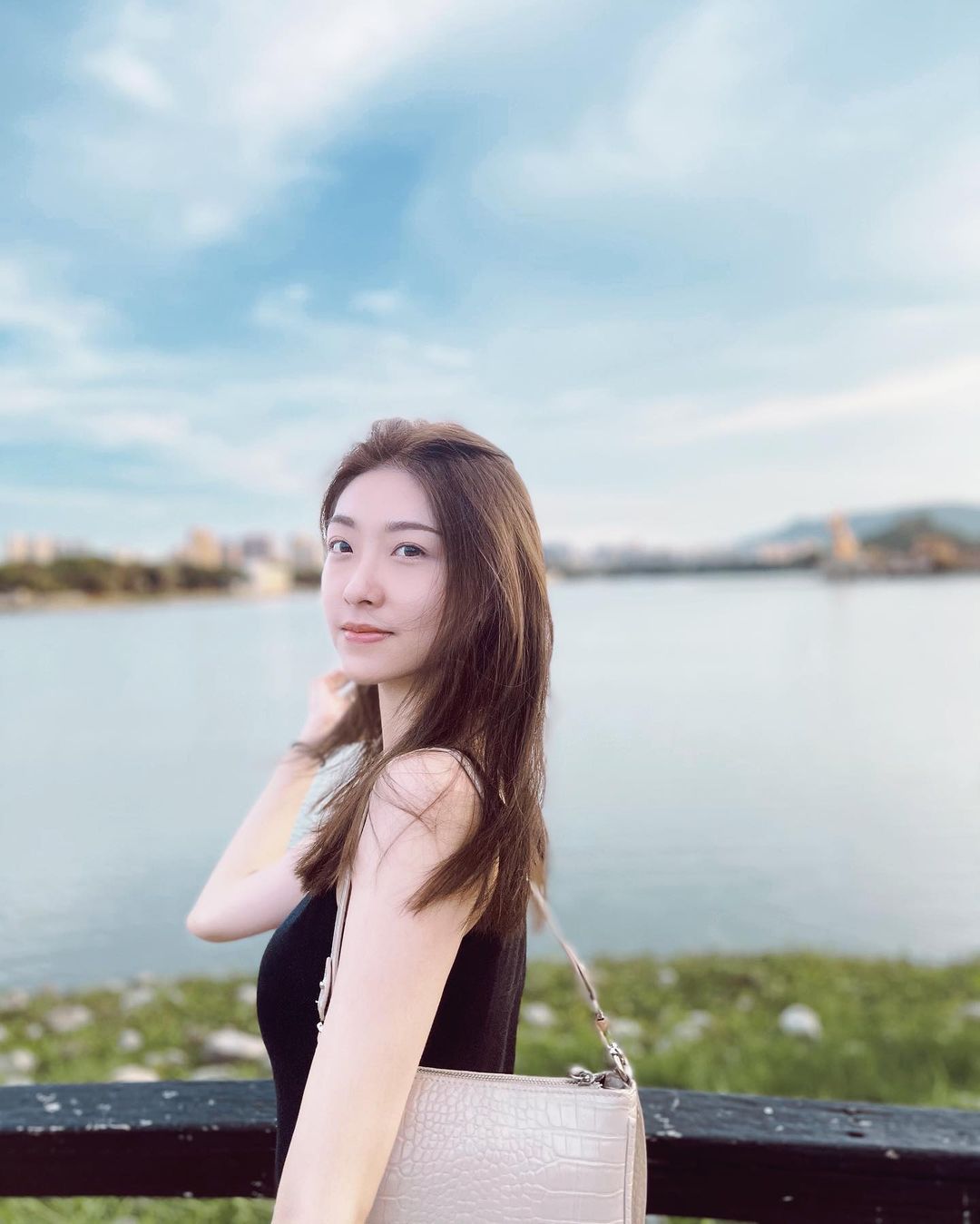 祖薇 身材凹凸有致 水蛇曲線一覽無遺-第1章-图片24