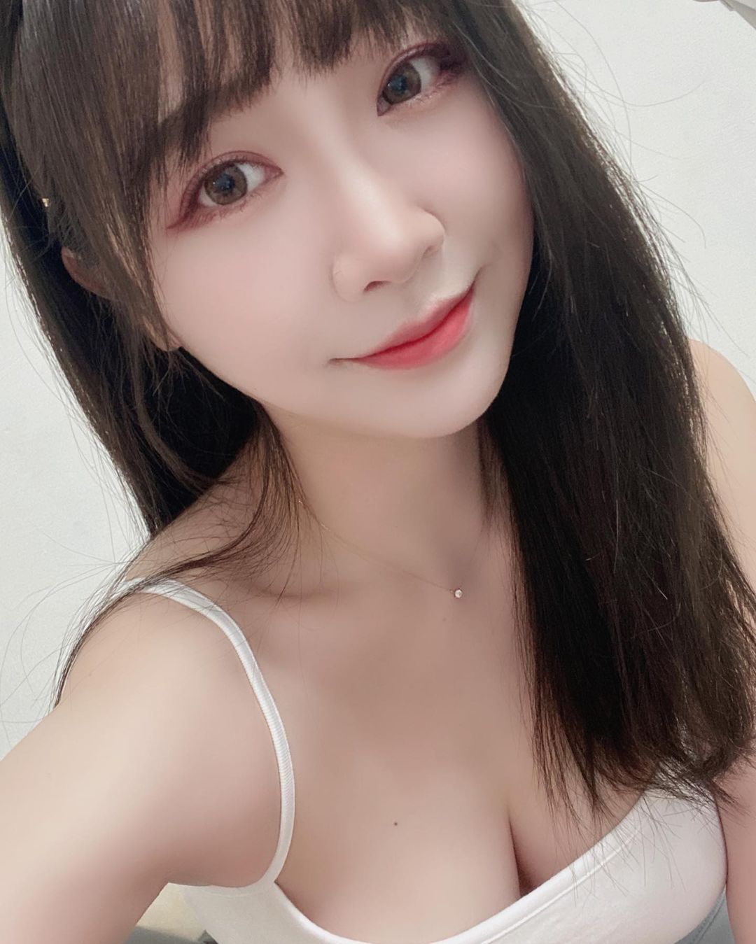 長髮妹子 子韻 迷惑的眼神迷人美乳展現超火辣魅力-第1章-图片13