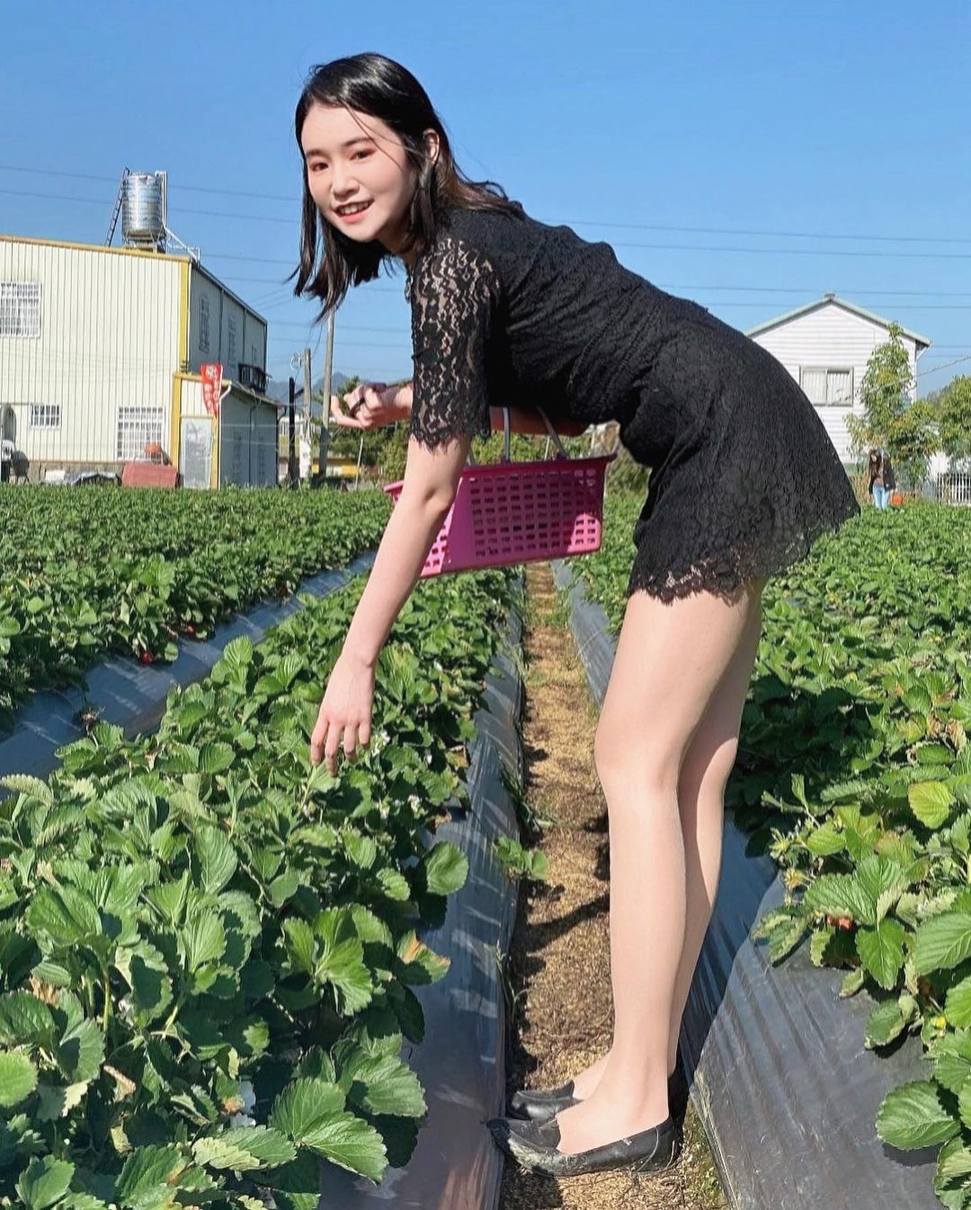 喜歡穿絲襪的美女老師Lola 穿絲襪真是誘人!-第1章-图片6