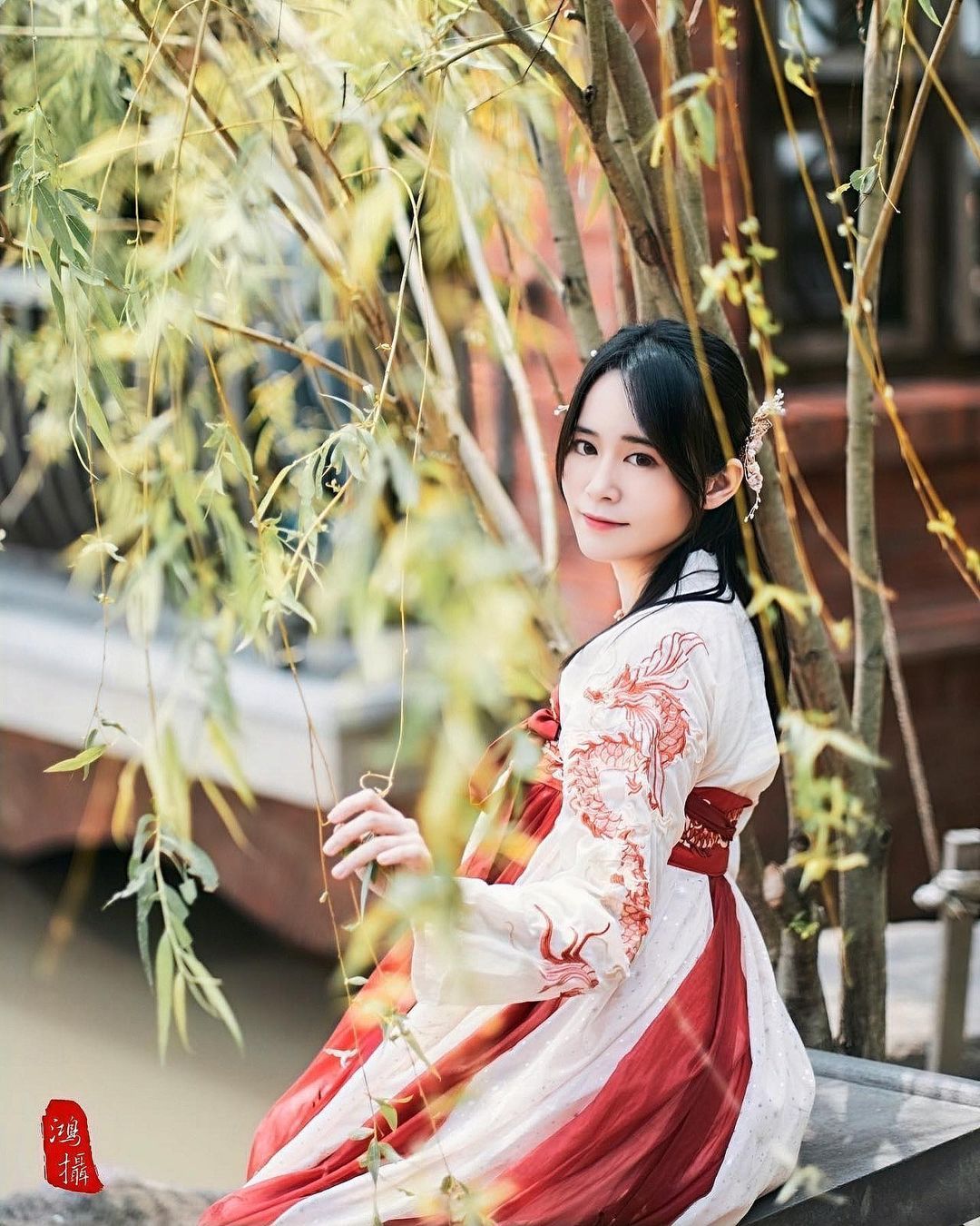 喜歡穿絲襪的美女老師Lola 穿絲襪真是誘人!-第1章-图片10