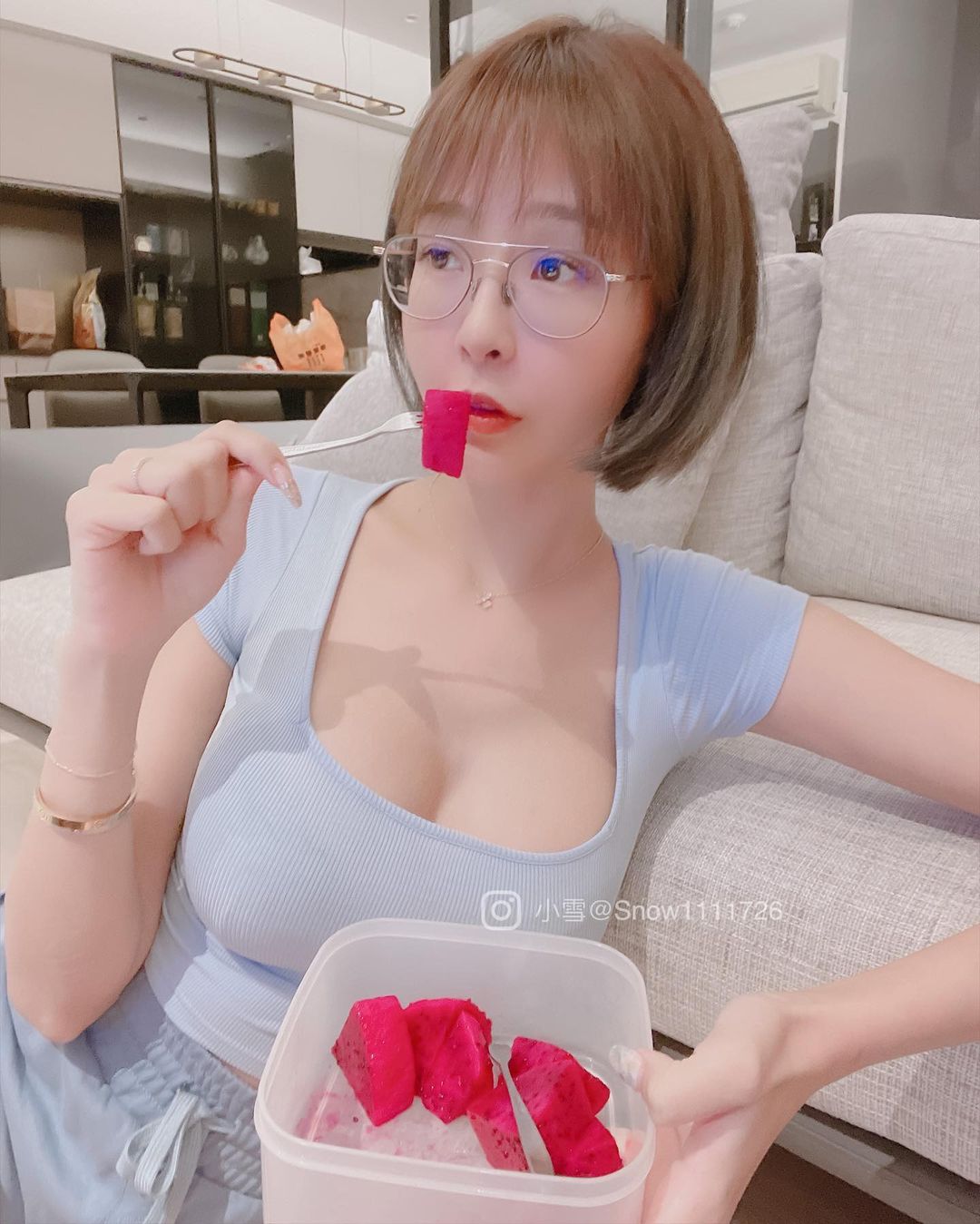 神魔水巫小雪 白皙美腿+渾圓雪乳太犯規了吧~-第1章-图片12