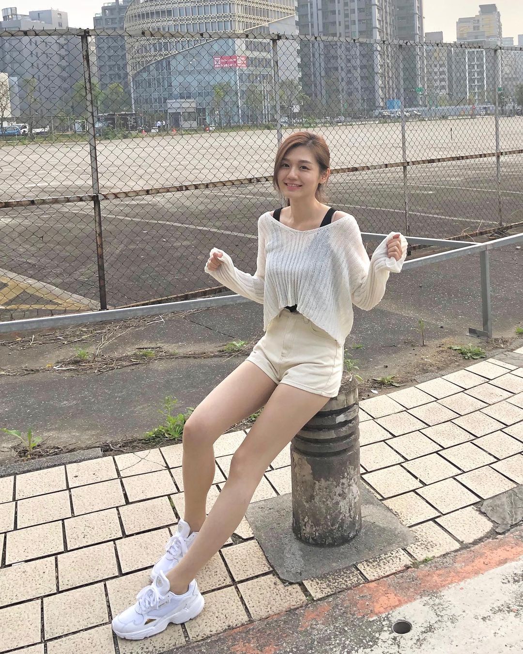 Sandy’s legs are really good.-第1章-图片1