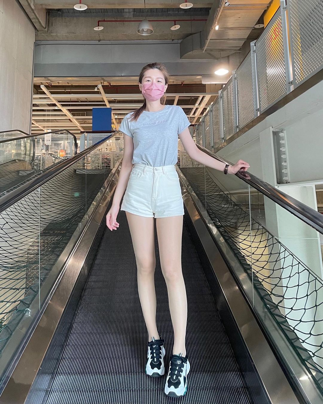 Sandy’s legs are really good.-第1章-图片5